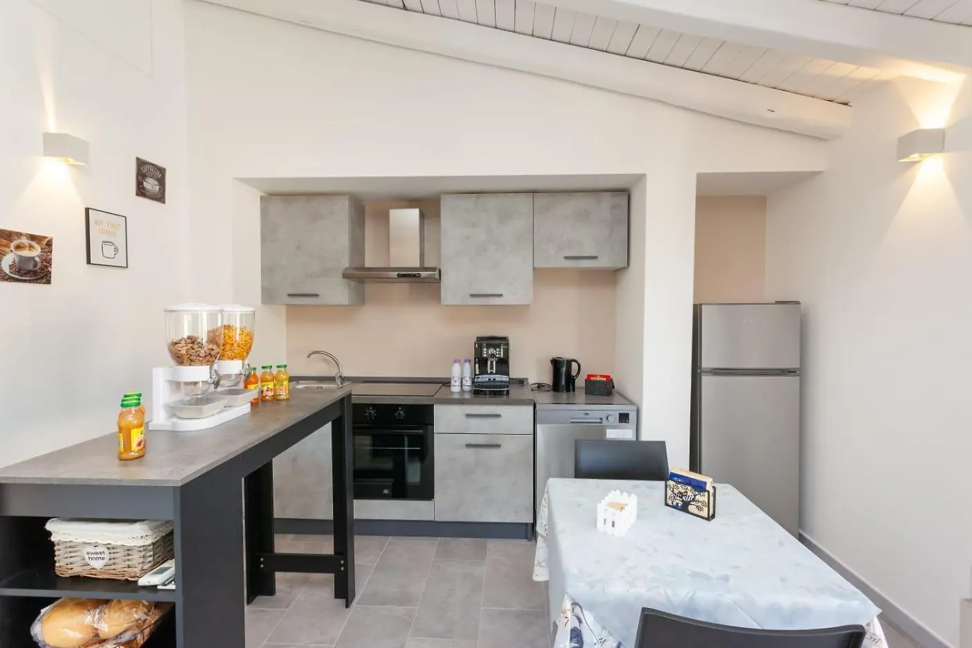 Lu Lioni B&B Il Glicine לינה וארוחת בוקר