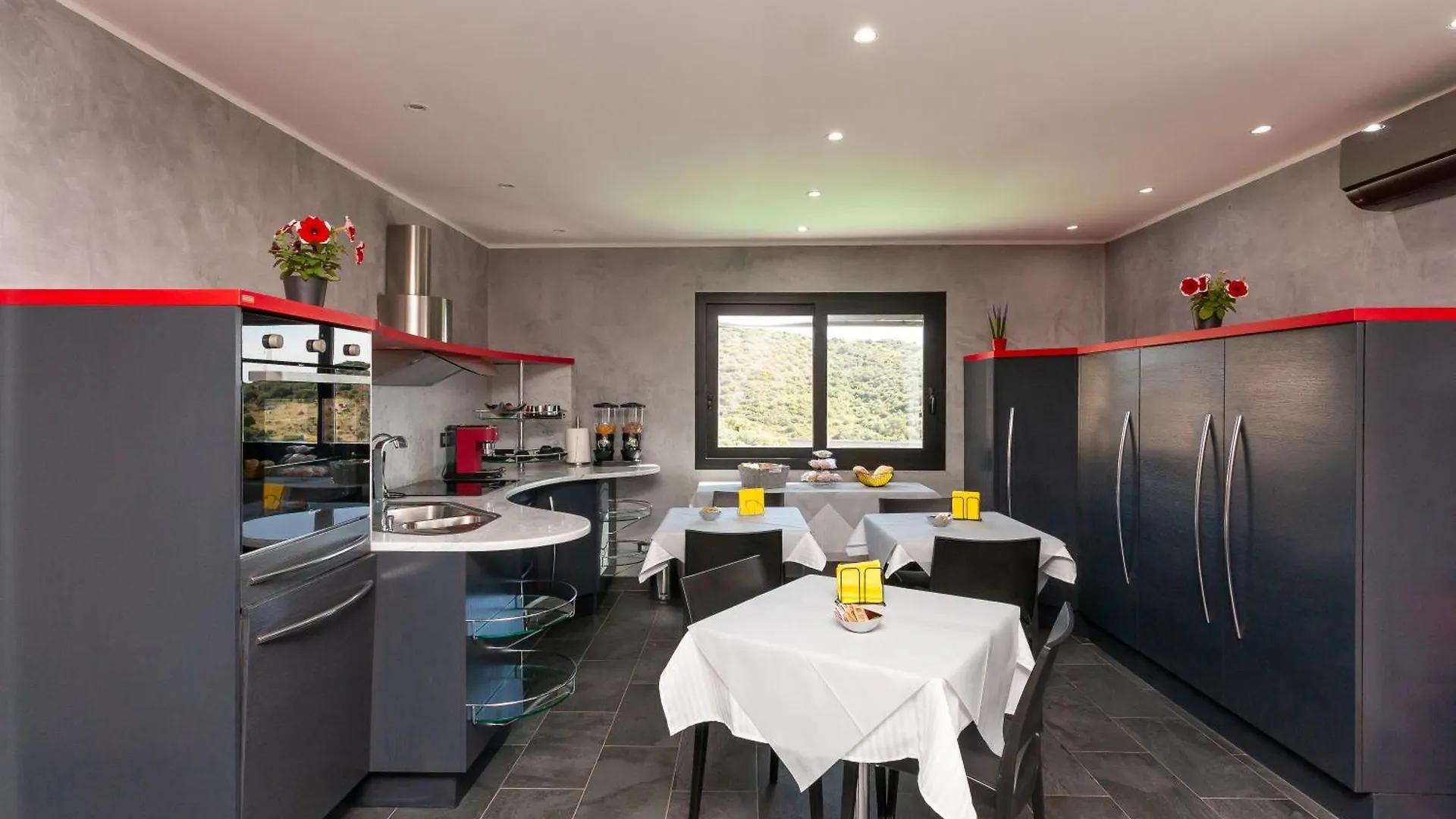 Lu Lioni B&B Il Glicine לינה וארוחת בוקר