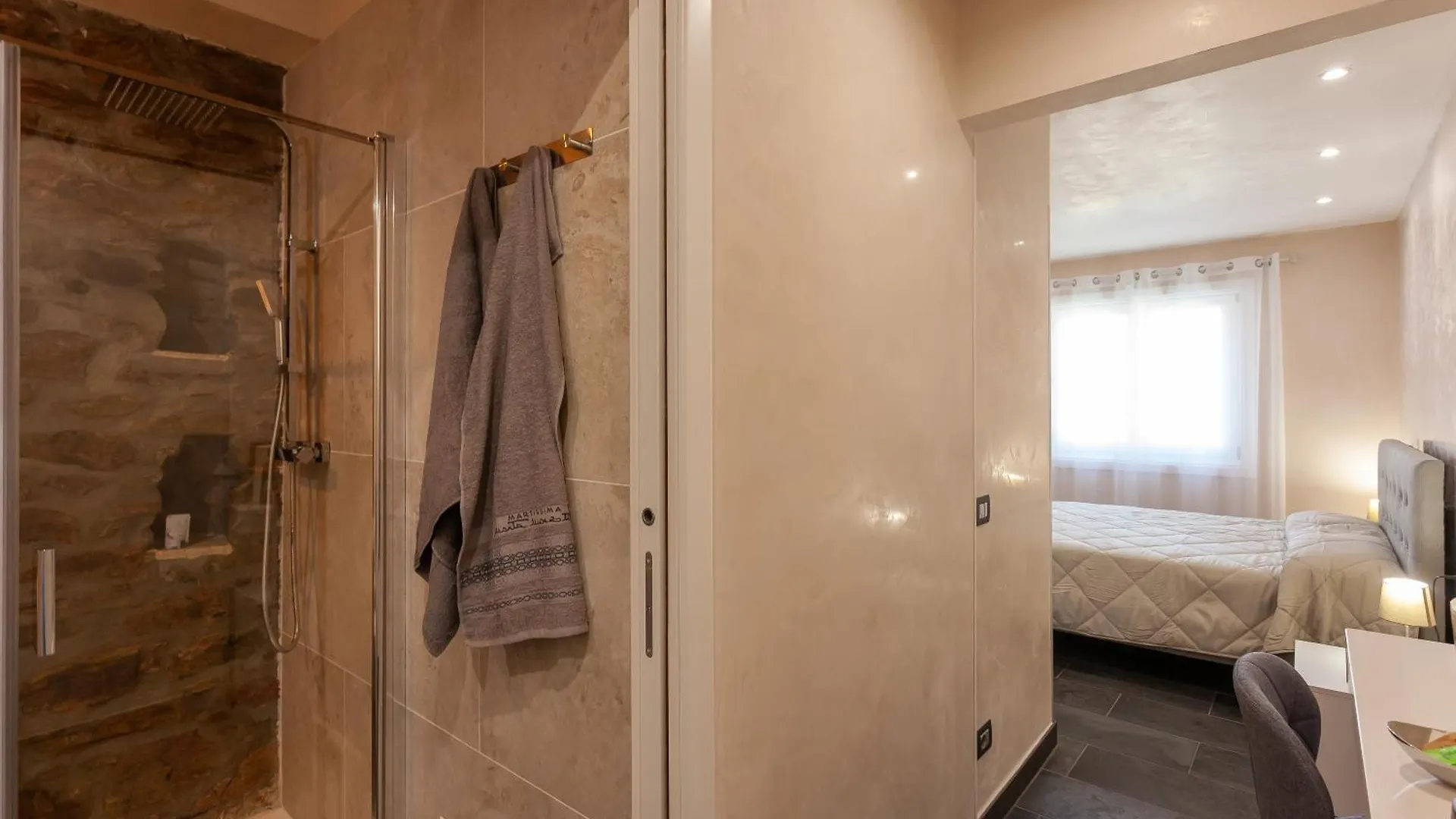 Lu Lioni B&B Il Glicine לינה וארוחת בוקר